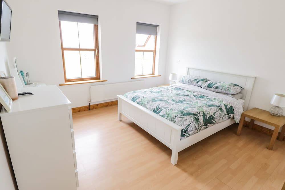 Tallagh Road, pet friendly, with open fire in Belmullet, County Mayo in County Mayo