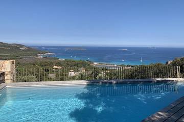 Villa pour 10 personnes, avec jardin et jacuzzi dans Palombaggia