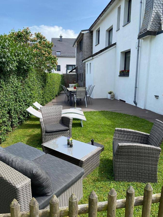 Gîte pour 10 personnes, avec jardin à Butgenbach