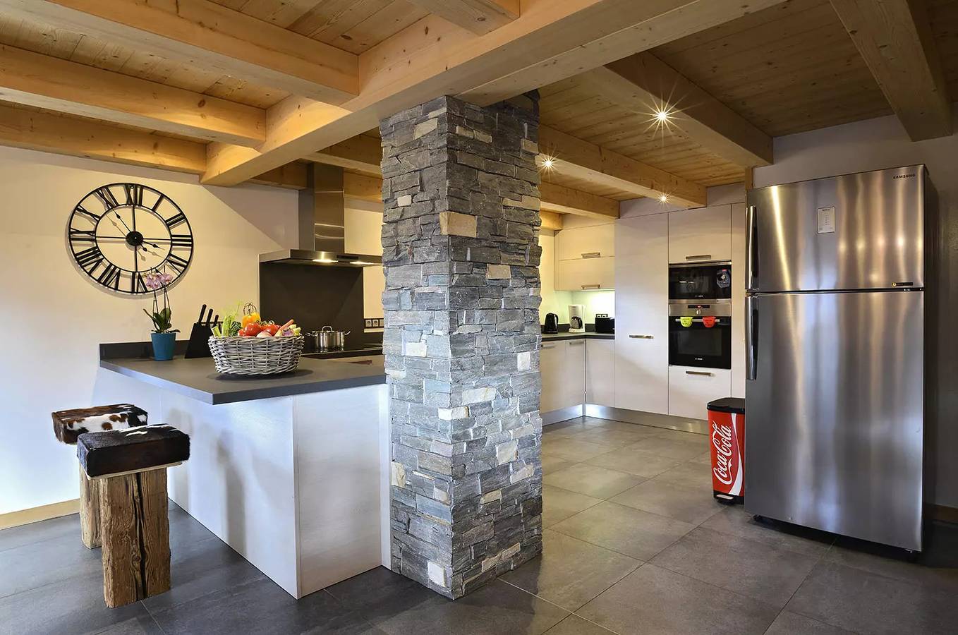 Entire apartment, 8 Rooms for 14 Persons in Châtel, Les Portes du Soleil
