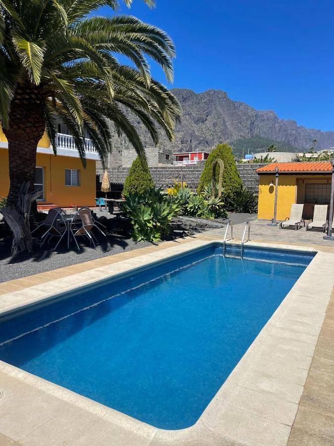 Apartamento de vacaciones para 4 personas, con jardín además de terraza y piscina - 1