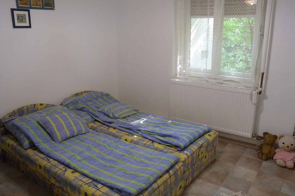 Casa vacacional con terraza techada y parrilla in Siófok, Siófoki region