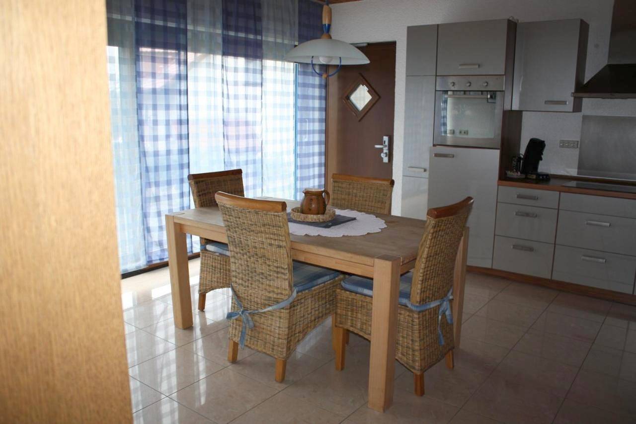 Ganze Wohnung, Double or Twin Room - Disability Access in Wiebelskirchen, Neunkirchen