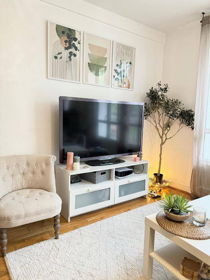 Gîte pour 4 personnes, avec terrasse dans Gare De Viroflay - Rive Gauche