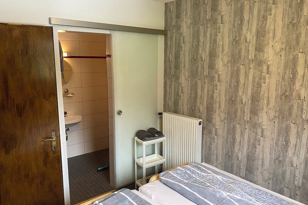 Ganze Wohnung, Ferienwohnung für 2 Personen mit Separate Schlafzimmer ein Wahnsinnige Ausblick in Kreuzeckgruppe, Stall