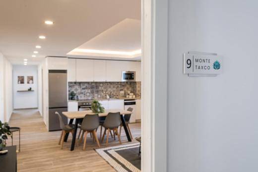 Apartamento de vacaciones para 8 personas, con vistas además de terraza y piscina - 1