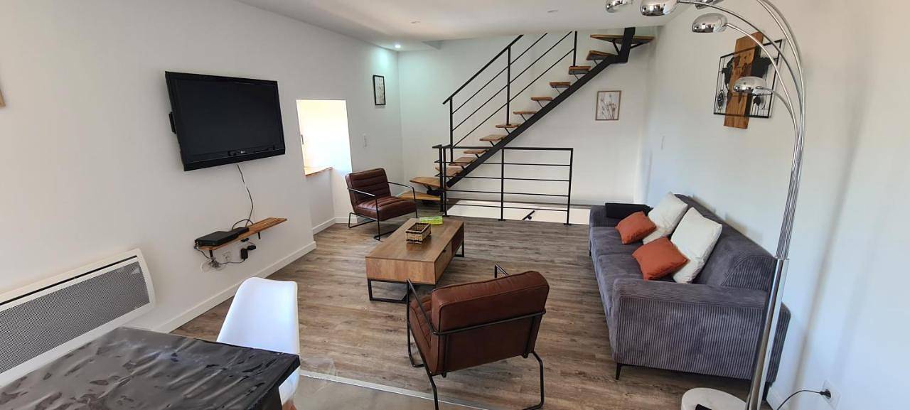 Three-Bedroom Home in Labastide-sur-Bésorgues, Parc naturel régional des Monts d'Ardèche