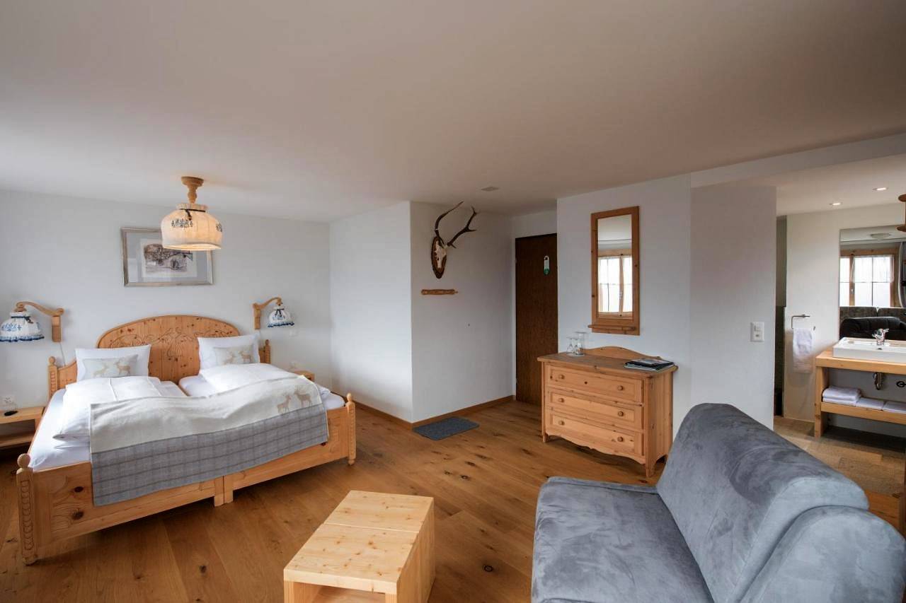 Hotel Postigliun Andiast in Andiast, Alpenarena