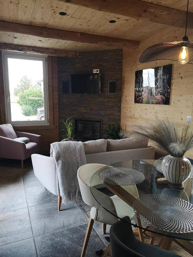 Location de vacances pour 4 personnes, avec terrasse et sauna ainsi que jardin et vue à Saint-Laurent-en-Grandvaux - 4