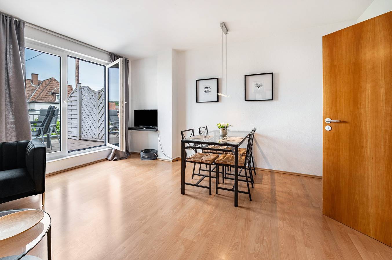 Ganze Wohnung, Apartment 'Modern | Zentrumsnah | 3 Personen' mit privater Terrasse & Wlan in Bezirk Halberg, Saarbrücken