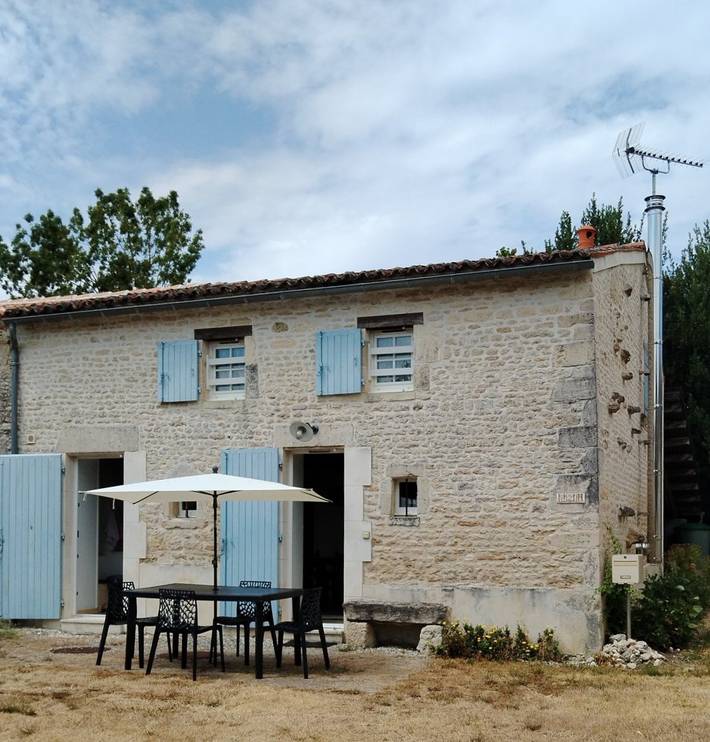 Gîte pour 4 personnes, avec jardin et terrasse à Saint-Martin-de-Juillers