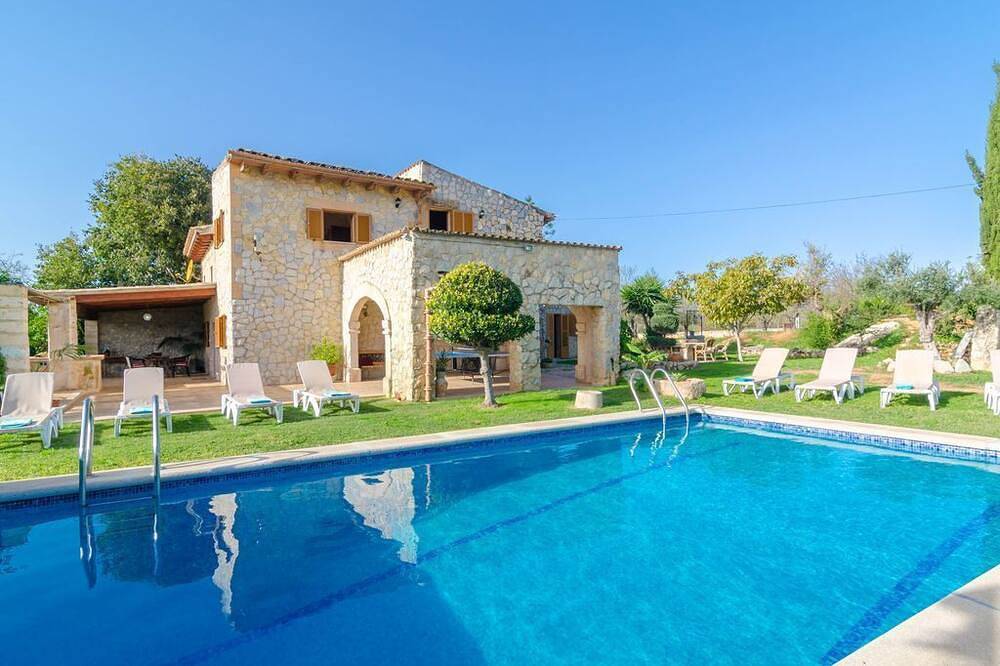 Casa rural en inca mallorca en el centro de la isla con piscina privada in Inca, Interior de Mallorca