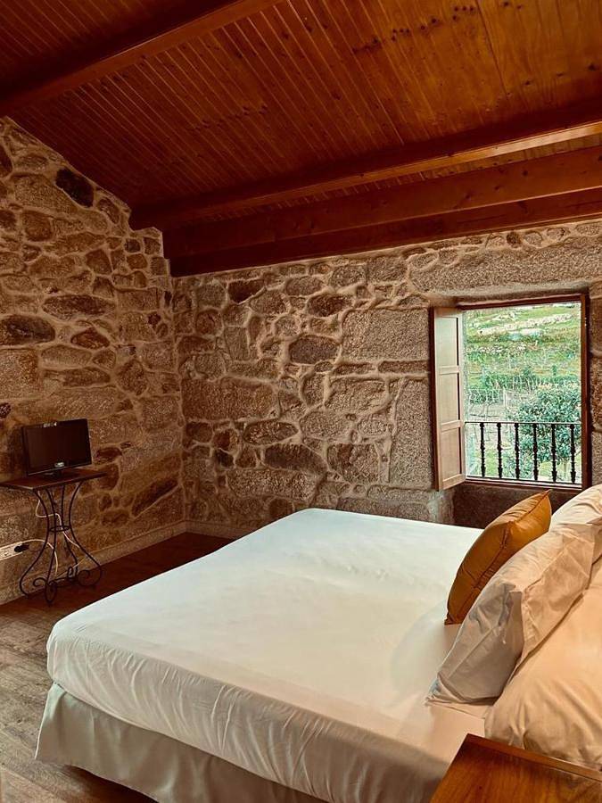 Casa rural para 3 personas, con vistas además de jardín y terraza en Provincia de Pontevedra - 3