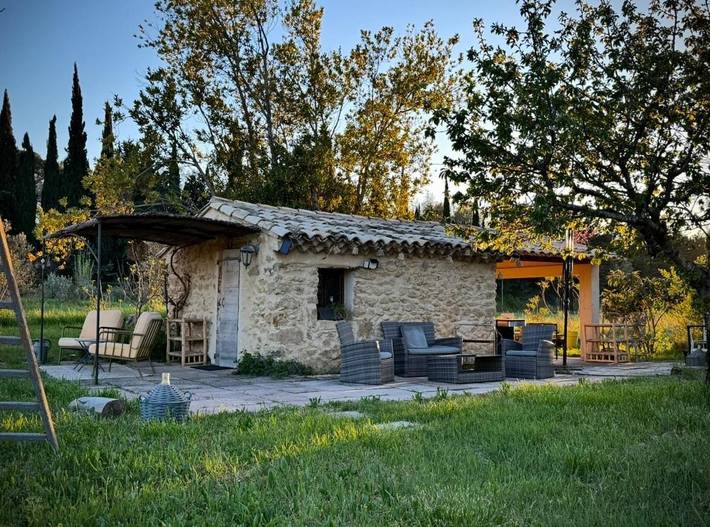 Maison de campagne pour 2 personnes, avec terrasse et jardin ainsi que piscine et vue à Lourmarin - 3
