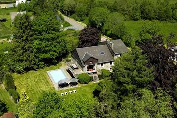 Location de vacances pour 15 personnes, avec balcon ainsi que jardin et sauna dans Montleban