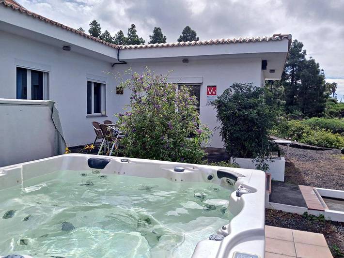 Casa rural para 4 personas, con Jacuzzi y Terraza además de Jardín y Vistas en La Palma - 2