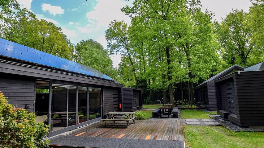 Vakantiehuis voor 16 personen, met tuin en sauna in Haaren