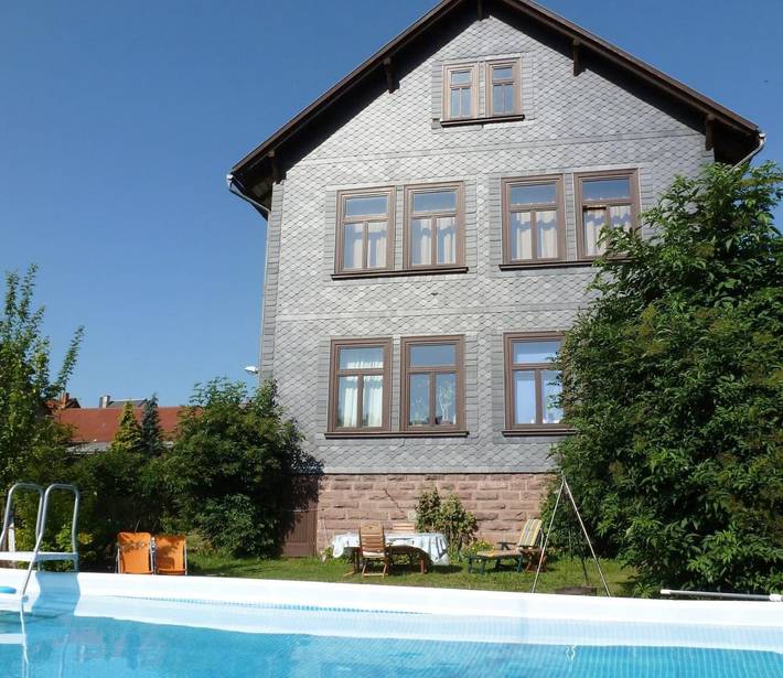 Ferienwohnung für 2 Personen, mit Garten und Pool in Tambach-Dietharz