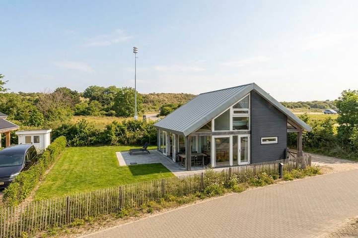Ferienhaus für 6 Personen, mit Balkon/Terrasse und Terrasse sowie Garten in Renesse