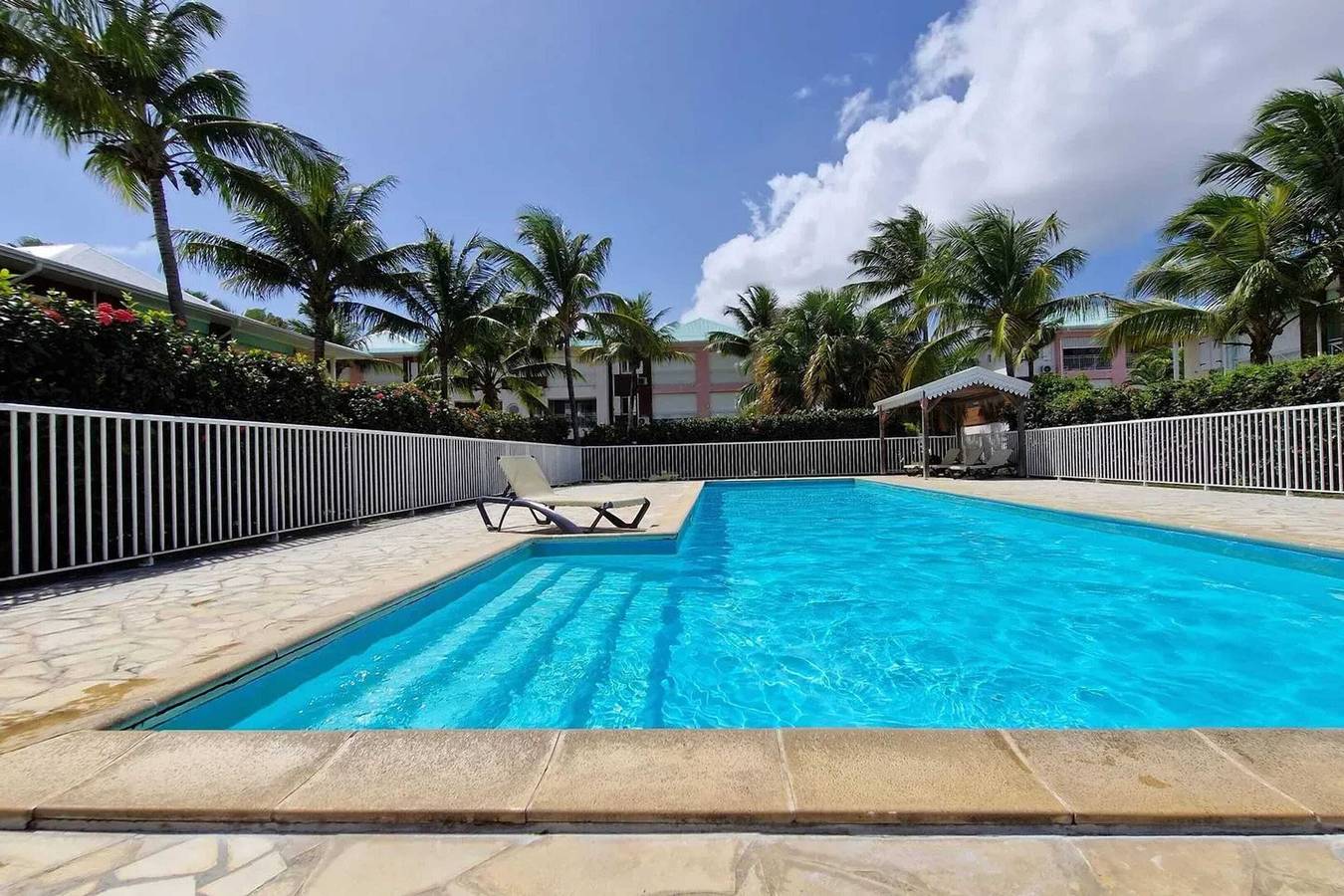 Ganze Wohnung, Moderne Wohnung in Saint-François mit Gemeinschaftspool in Saint-François, Guadeloupe