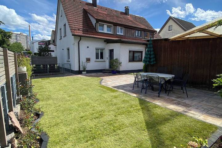Ferienhaus für 8 Personen, mit Terrasse und Garten in Böblingen