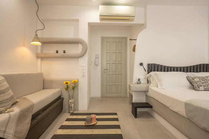 Vacation rental for 3 people, with balcony and yard in Naxos