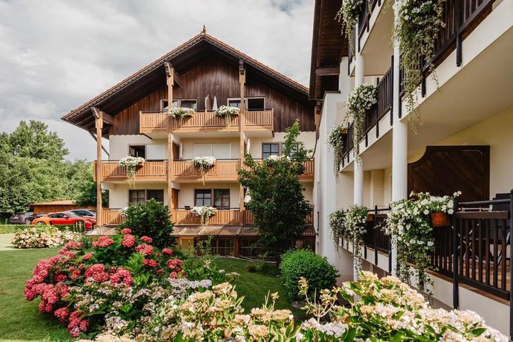 Ferienwohnung für 2 Personen, mit Balkon und Terrasse sowie Garten und Sauna
