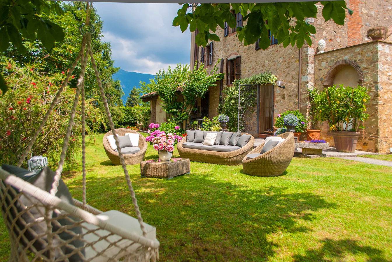 Bicocche Stone Farmhouse in Camaiore (Toscana), Riviera Toscana