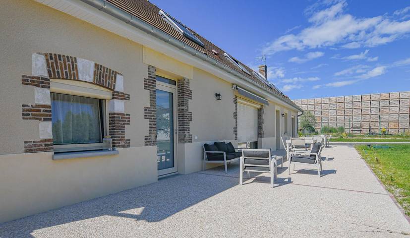 Gîte pour 8 personnes, avec Terrasse et Jardin dans Fontaine-les-Grès