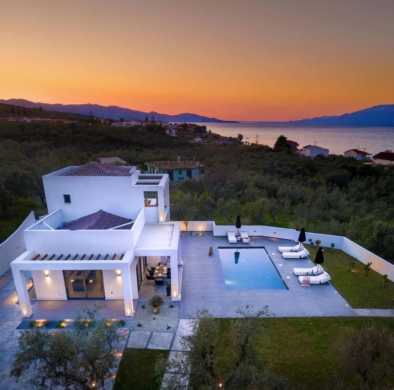 Luxurious Simpson Signature Villa near Beaches, Tavernas and Walled Garden in Ψαρού, Αλυκές