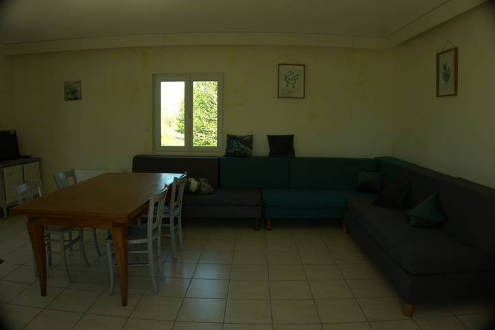 Ferienhaus „Aiguille et Lotus“ mit gemeinschaftlichem Pool und Terrasse in Vitry-en-Charollais, Charolles und Umgebung