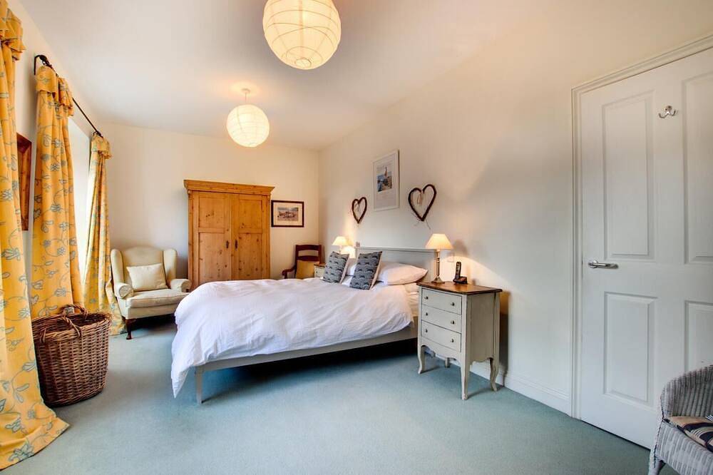 3 Bed in St. Levan (oc-p00784) in Porthcurno, Cornwall