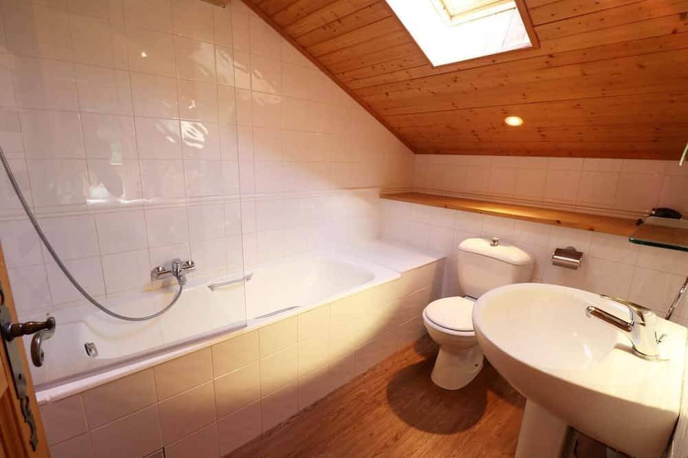 Landhaus, wifi, terrasse, kamin oder ofen für holz, parkmöglichkeiten, fernseher in Les Gets, Les Portes du Soleil
