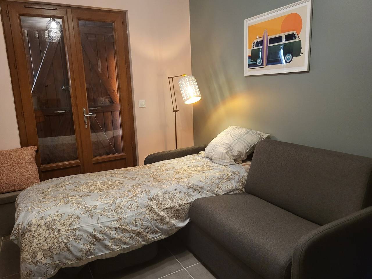 Casa vacacional cerca de Burdeos con terraza privada y Wi-Fi in Ludon-Médoc, Parque natural regional del Médoc