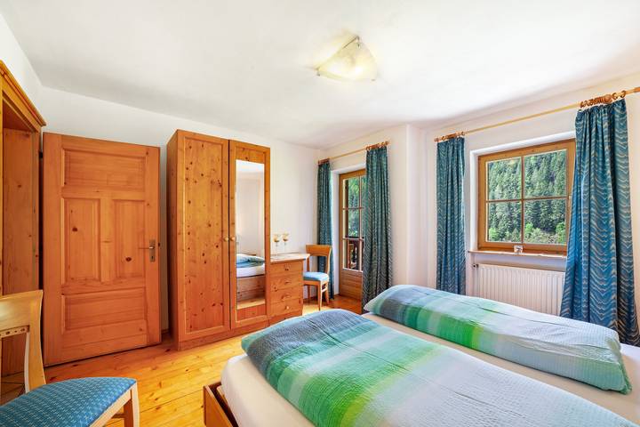 Ganze Wohnung, Ferienwohnung "Innerkaserbach" mit Bergblick und Gemeinschaftsgarten in St. Pankraz, Ortleralpen