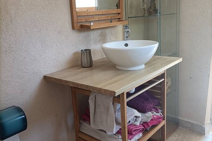 Gîte pour 5 personnes, avec piscine et jardin à Solliès-Toucas - 4