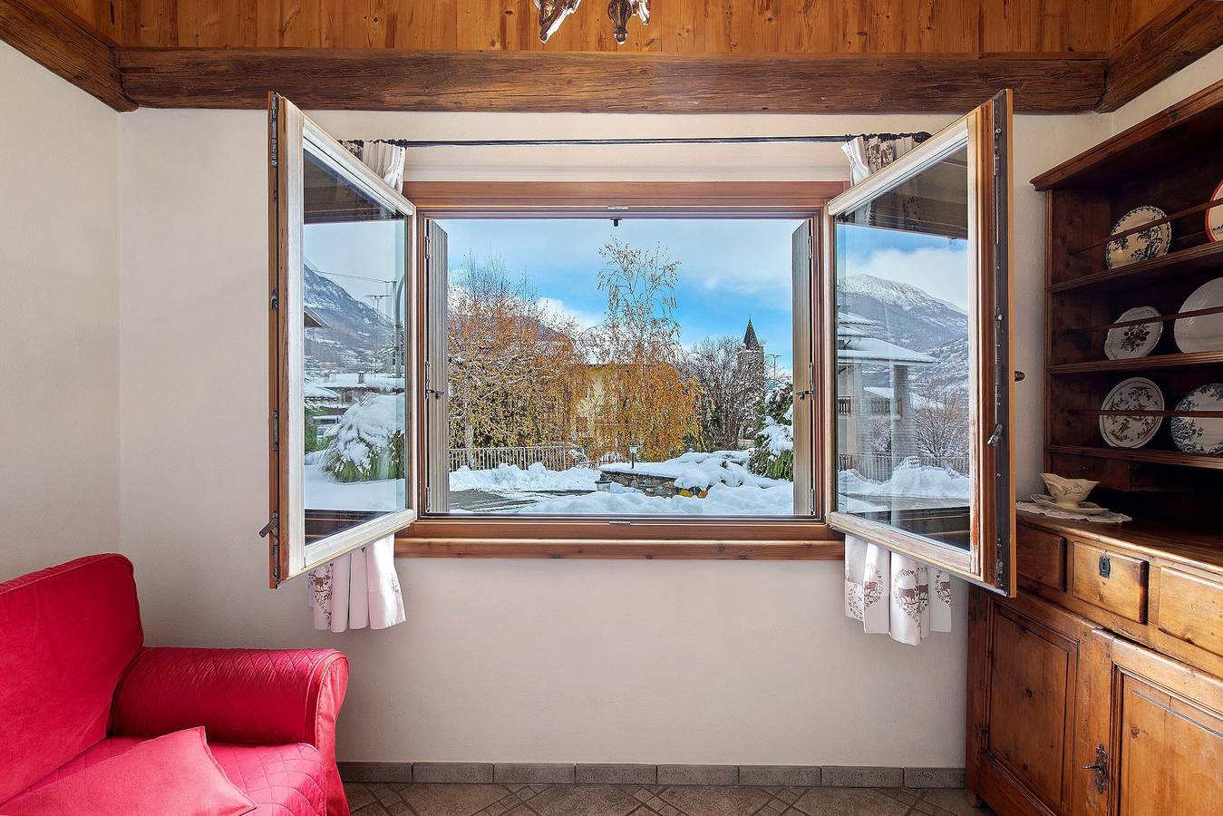 Appartamento intero, Appartamento 'Bilocale 1' con Vista Montagna, Terrazza in Comune e Wi-Fi in Gressan, Comune di Gressan