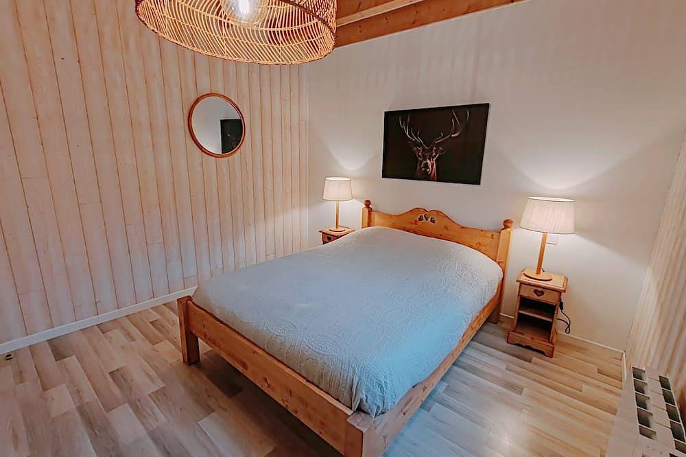 Chalet refait à neuf, 200m du lac et piste cyclable, boulodrome babyfoot jeux. in Lac de Gérardmer, Gérardmer