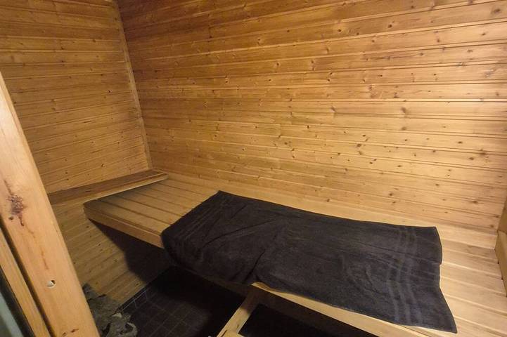 Ganze Wohnung, 124 m² Gästeapartment zentral gelegen mit Sauna und eigenem Eingang in Bottenwiek