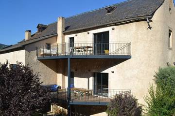 Gîte pour 6 personnes, avec balcon/terrasse ainsi que sauna et terrasse à Nant