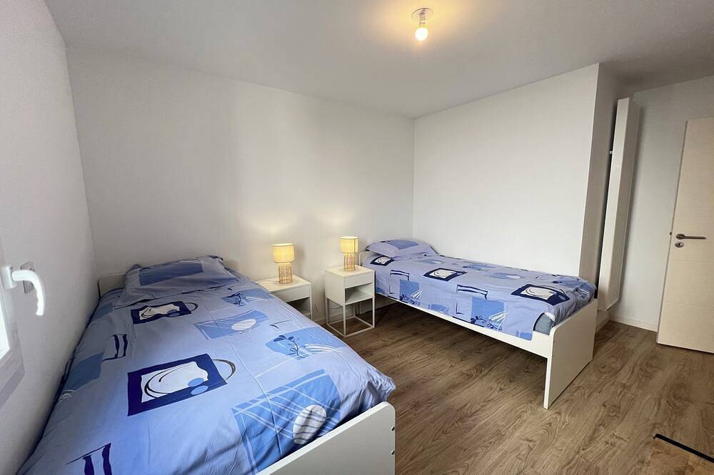Appartement entier, Appartement neuf pour  4 personnes à 300m de la belle plage du Trez Hir. in Plougonvelin, Région de Brest