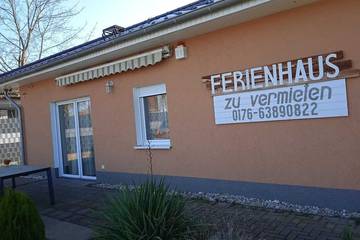 Ferienhaus für 7 Personen, mit Whirlpool und Terrasse sowie Garten in Berlin Umland