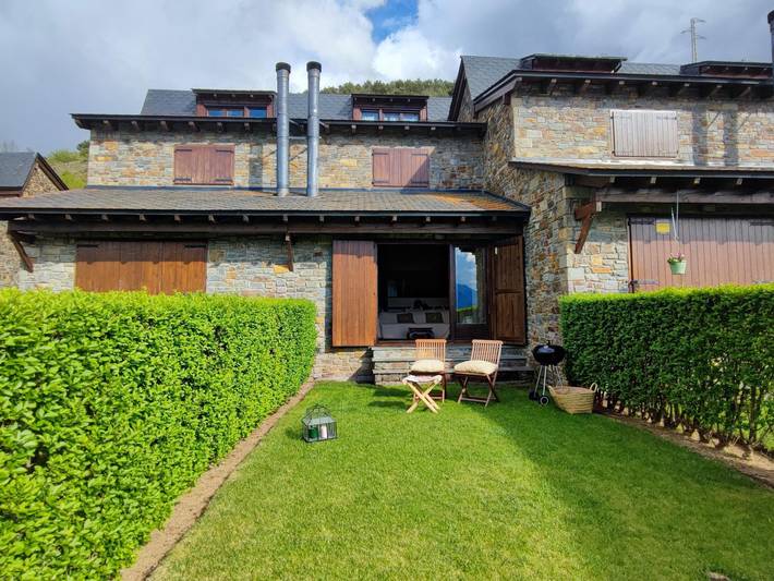 Townhouse 3 rooms Fireplace, Garden, Bbq, Views & Wi-Fi in La Masella, Alp