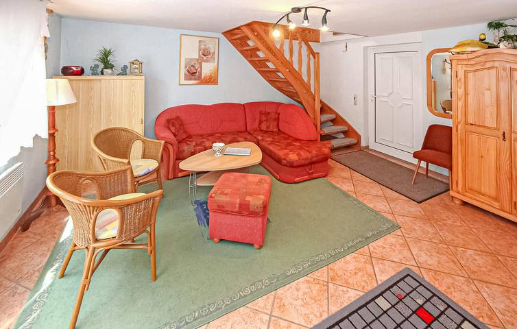Gemütliche Wohnung mit Terrasse und Parkplatz in Hessenburg in Hessenburg, Saal