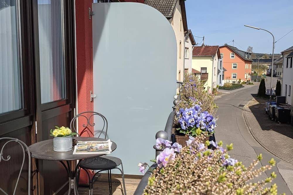 Doppelzimmer mit Bad & Balkon - Hotel-Restaurant Im Goldenen Grund in Körperich, Eifelkreis Bitburg-Prüm