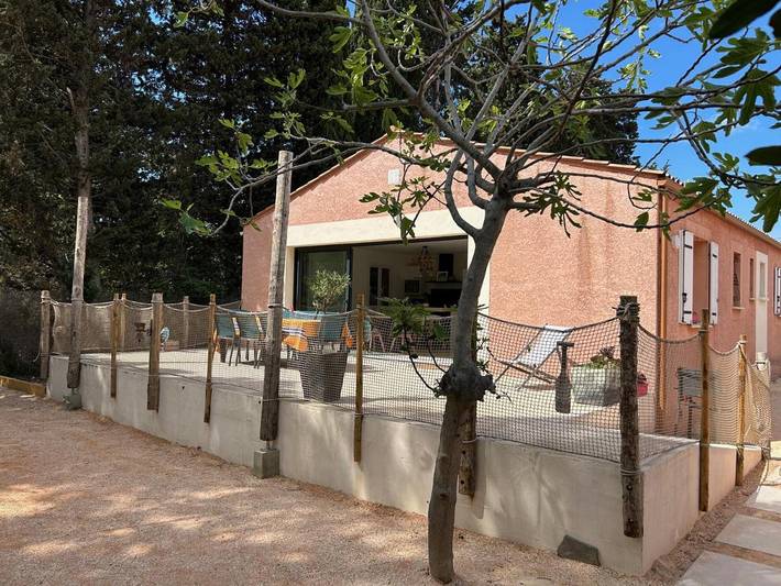 Location de vacances pour 6 personnes, avec vue et jardin, adapté aux familles à Bouzigues - 3