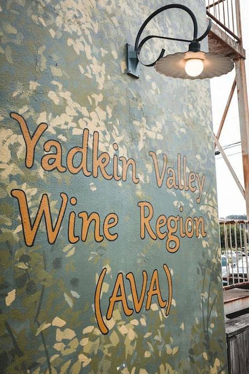 Ganze Wohnung, 1 Bedroom Suite Yadkin Valley • Shopping, Entertainment, Restaurants, Vineyards in Elkin, Surry County