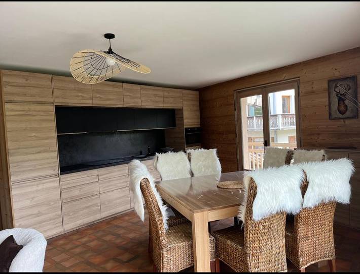 Gîte pour 8 personnes, avec jardin et vue dans Office de Tourisme de Praz sur Arly - 2