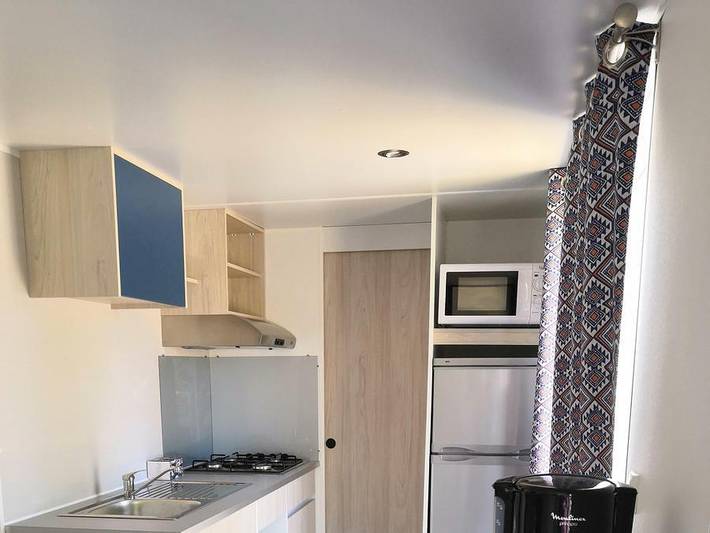 Camping La Résidence d'été - Mobilheim 6 personen - Cottage Premium Clim - 29 m² - 2 Zimmer - 4/6 pers - Klimaanlage & Plancha in Saint-Remèze, Privas (arrondissement)