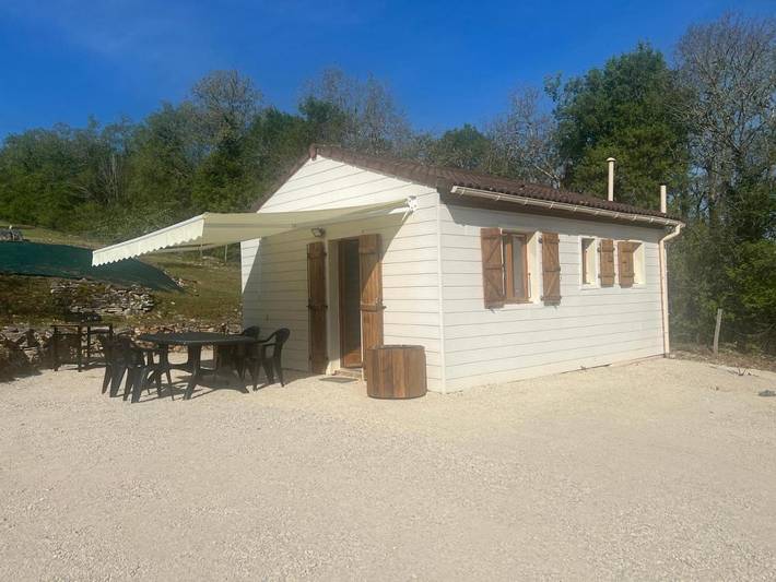 Location de vacances pour 3 personnes, avec jardin et vue à Brouchaud